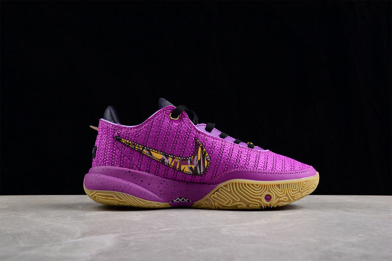 LEBRON 20 GS YOUNG HEIRS VIVID PURPLE/METALLIC GOLD/BLACK/CAVE PURPLE/LILAC