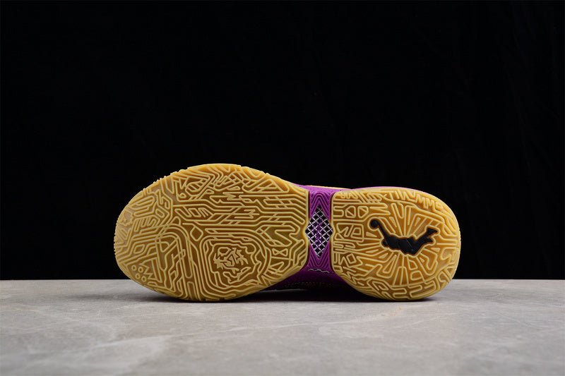 LEBRON 20 GS YOUNG HEIRS VIVID PURPLE/METALLIC GOLD/BLACK/CAVE PURPLE/LILAC