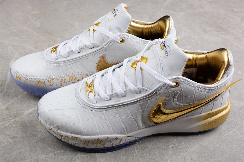 LEBRON 20 EP WHITE/GOLDEN